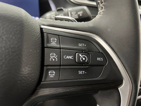 Used 2024 Jeep Grand Cherokee L Laredo image 50