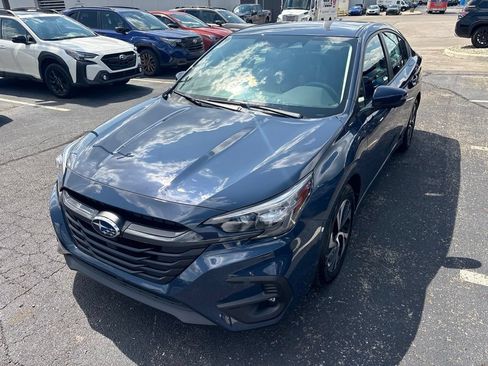 Used 2025 Subaru Legacy Premium AWD/4WD image 6