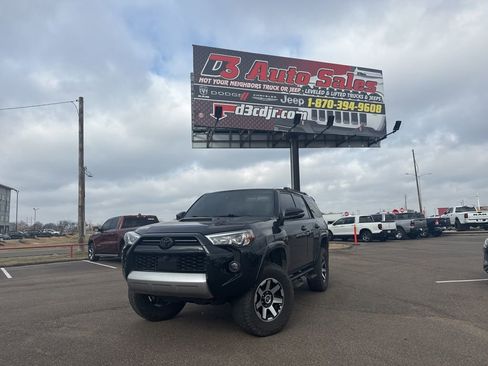 Used 2023 Toyota 4Runner TRD Off-Road Premium w/ Off Road Premium Plus Package image 2