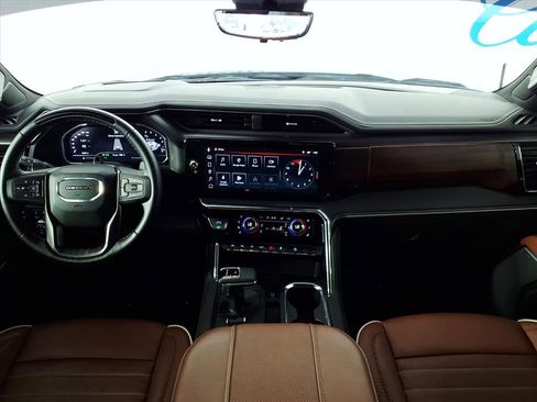 Used 2025 GMC Sierra 1500 Denali Ultimate image 9