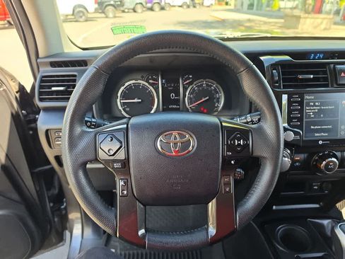 Used 2021 Toyota 4Runner TRD Off-Road Premium AWD/4WD image 14