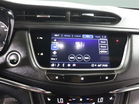 Used 2021 Cadillac XT5 Premium Luxury image 11
