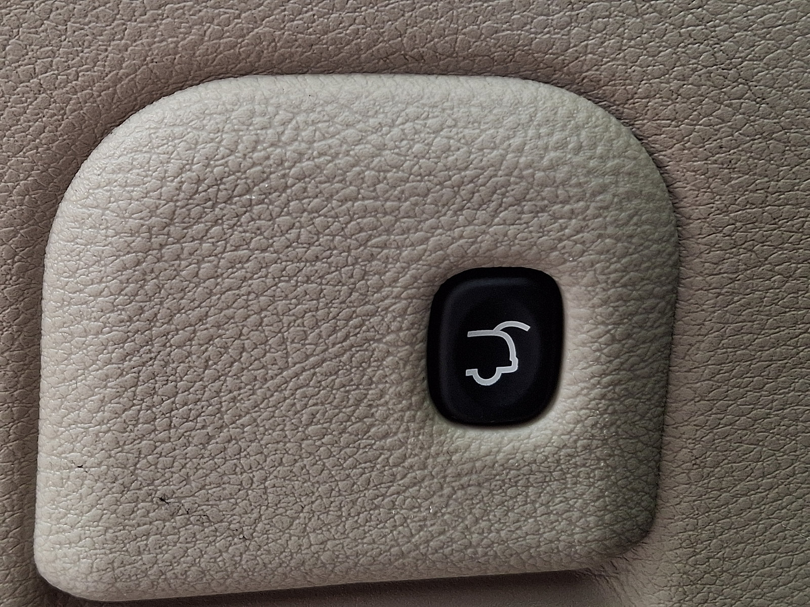 Used 2020 Jeep Grand Cherokee Limited AWD/4WD image 28