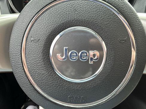 Used 2011 Jeep Grand Cherokee Overland AWD/4WD image 21