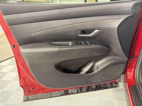 Used 2025 Hyundai Tucson SE image 13