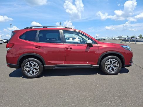 Certified 2022 Subaru Forester Premium w/ Popular Package #2 AWD/4WD image 7