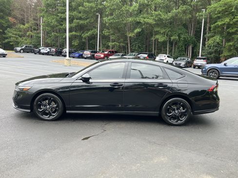 Used 2025 Honda Accord SE image 7