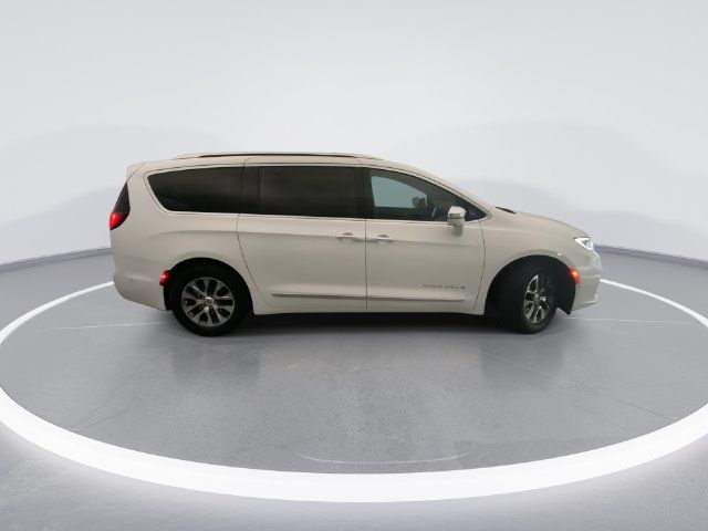 Used 2024 Chrysler Pacifica Pinnacle FWD image 5