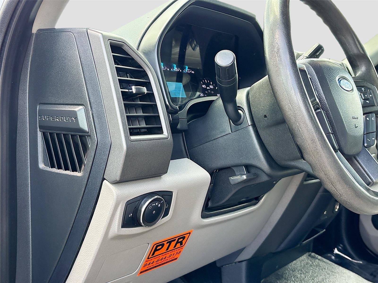 Used 2019 Ford F550 4x4 Regular Cab Super Duty image 10