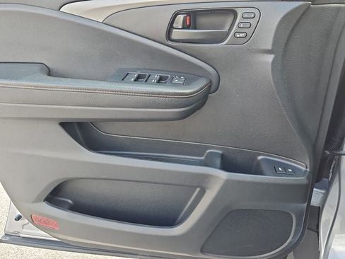 Used 2022 Honda Pilot TrailSport image 32