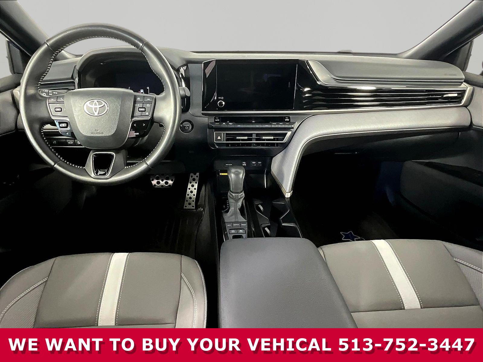 Used 2025 Toyota Camry SE FWD image 7