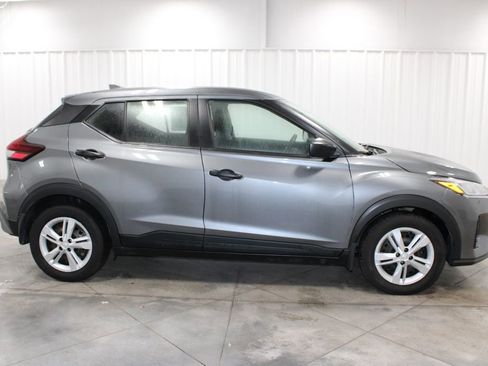 Used 2023 Nissan Kicks S image 11