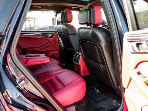 Used 2021 Porsche Macan GTS AWD/4WD image 36