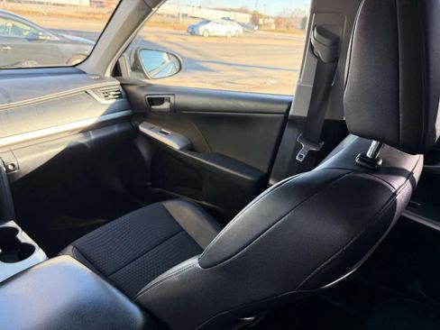 Used 2013 Toyota Camry L image 13