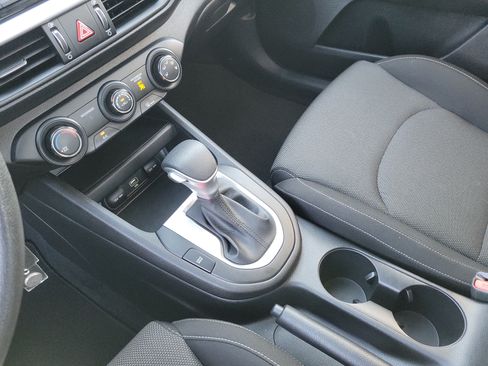Used 2023 Kia Forte LXS w/ LXS Technology Package FWD image 8