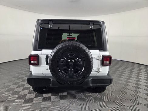 Used 2024 Jeep Wrangler Unlimited Sport AWD/4WD image 6