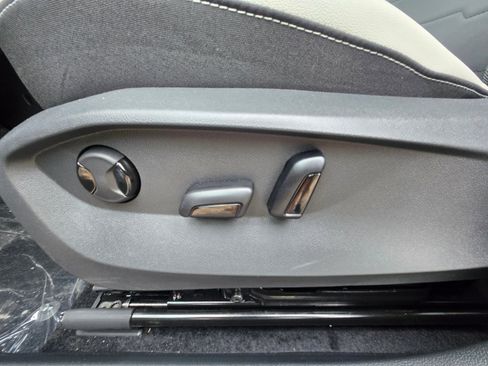 New 2026 Volkswagen Taos SE AWD/4WD image 17