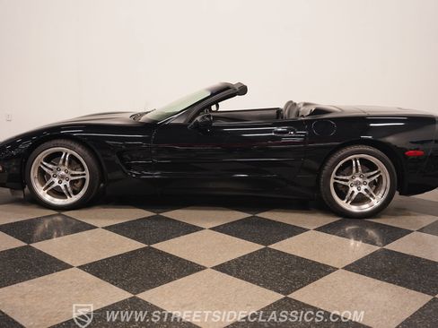 Used 2000 Chevrolet Corvette Convertible w/ Memory Pkg image 2
