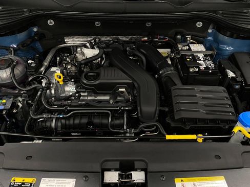 New 2025 Volkswagen Taos SE image 10