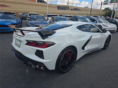 Used 2023 Chevrolet Corvette Stingray Preferred Cpe w/ Z51 Performance Package RWD image 3