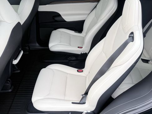 Used 2023 Tesla Model X AWD/4WD image 63