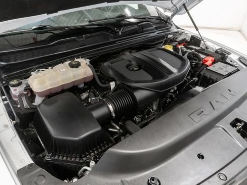 Used 2025 RAM 1500 Big Horn AWD/4WD image 4