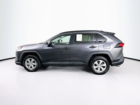 Used 2021 Toyota RAV4 LE FWD image 4