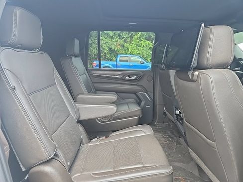 Used 2021 GMC Yukon XL Denali w/ Denali Ultimate Package AWD/4WD image 10
