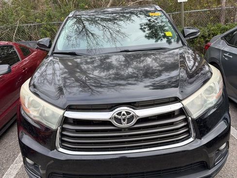 Used 2015 Toyota Highlander XLE image 2