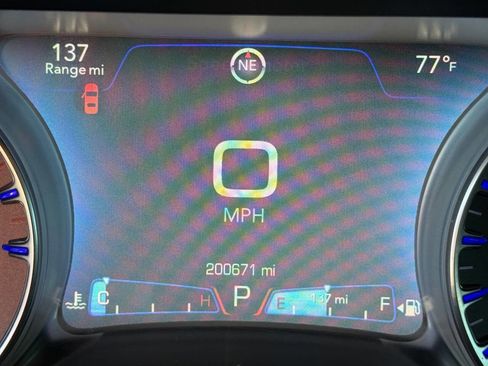 Used 2015 Chrysler 300 Limited image 28