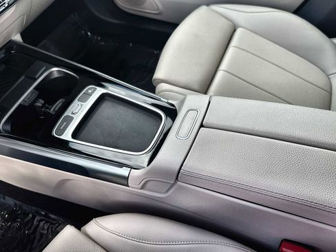 Used 2025 Mercedes-Benz GLB 250 image 22