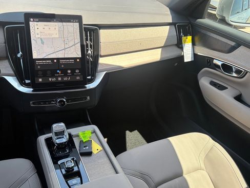 New 2026 Volvo XC90 B6 Plus w/ Protection Package Premier image 13