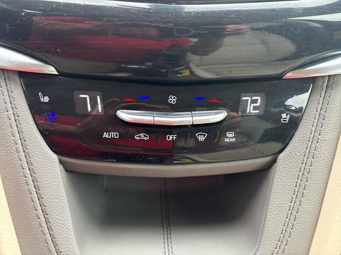 Used 2024 Cadillac XT6 Premium Luxury w/ Technology Package AWD/4WD image 22