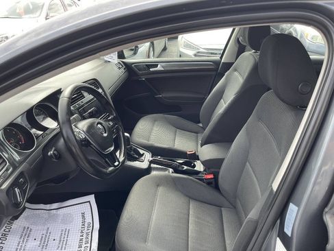 Used 2018 Volkswagen Golf S FWD image 9