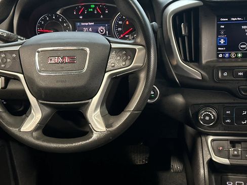Used 2024 GMC Terrain SLE image 14
