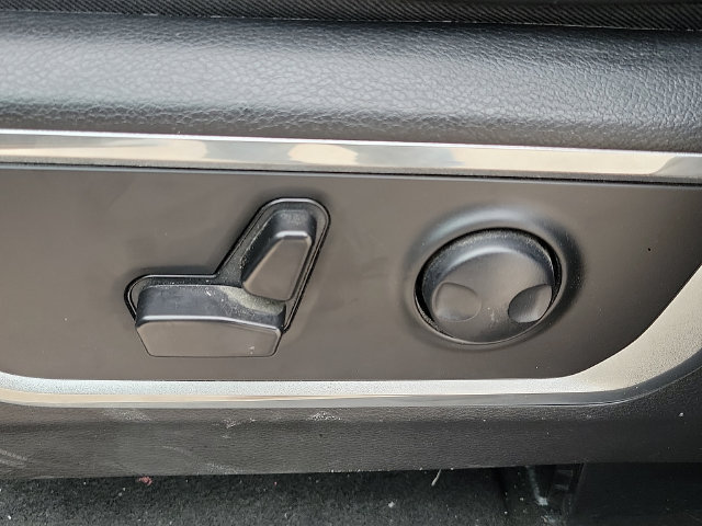 Used 2024 RAM 1500 Laramie AWD/4WD image 13