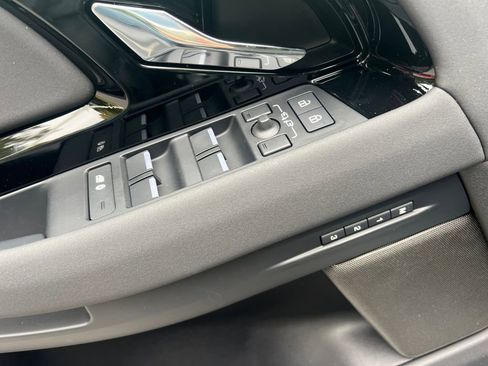 New 2025 Land Rover Range Rover Evoque Dynamic SE image 14