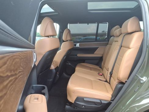 Used 2024 Hyundai Santa Fe Limited FWD image 12