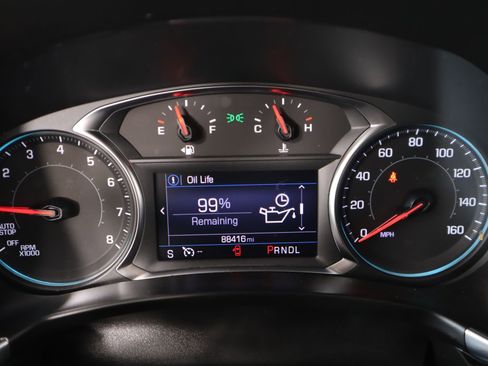 Used 2023 Chevrolet Equinox LT w/ Driver Convenience Package image 4