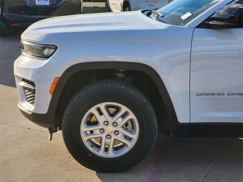 New 2025 Jeep Grand Cherokee Laredo w/ Luxury Tech Group I image 6