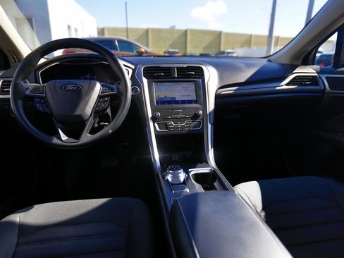 Used 2019 Ford Fusion SE image 11