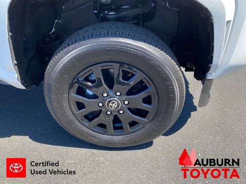 Certified 2025 Toyota Tacoma SR5 AWD/4WD image 12