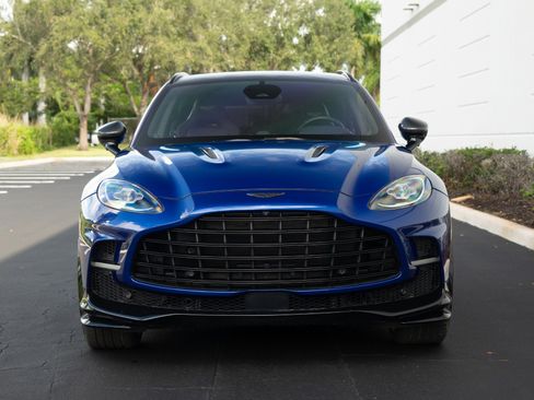 Used 2025 Aston Martin DBX 707 image 3