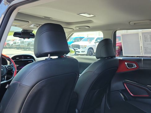 Used 2023 Kia Soul GT-Line FWD image 14
