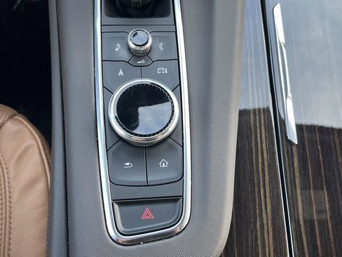 Used 2021 Cadillac Escalade Premium Luxury image 11