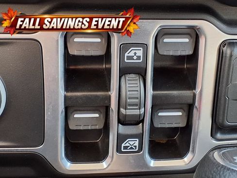 Used 2025 Jeep Wrangler Unlimited Sahara AWD/4WD image 24