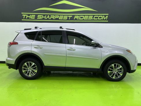 Used 2016 Toyota RAV4 XLE AWD/4WD image 11