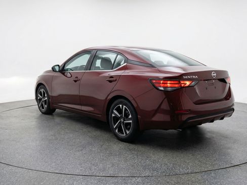 Used 2025 Nissan Sentra SV image 6