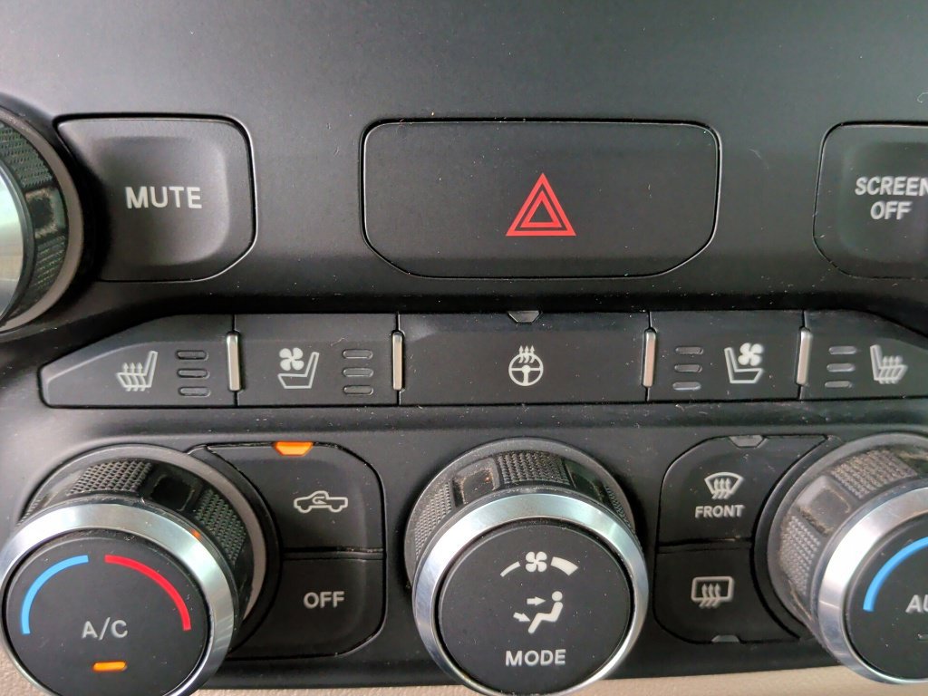 Used 2020 RAM 1500 Laramie RWD image 28