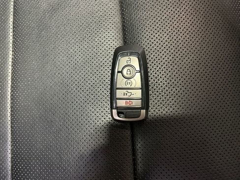 Used 2019 Ford F150 Raptor w/ Equipment Group 802A Luxury image 33